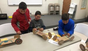 children building a gocarts